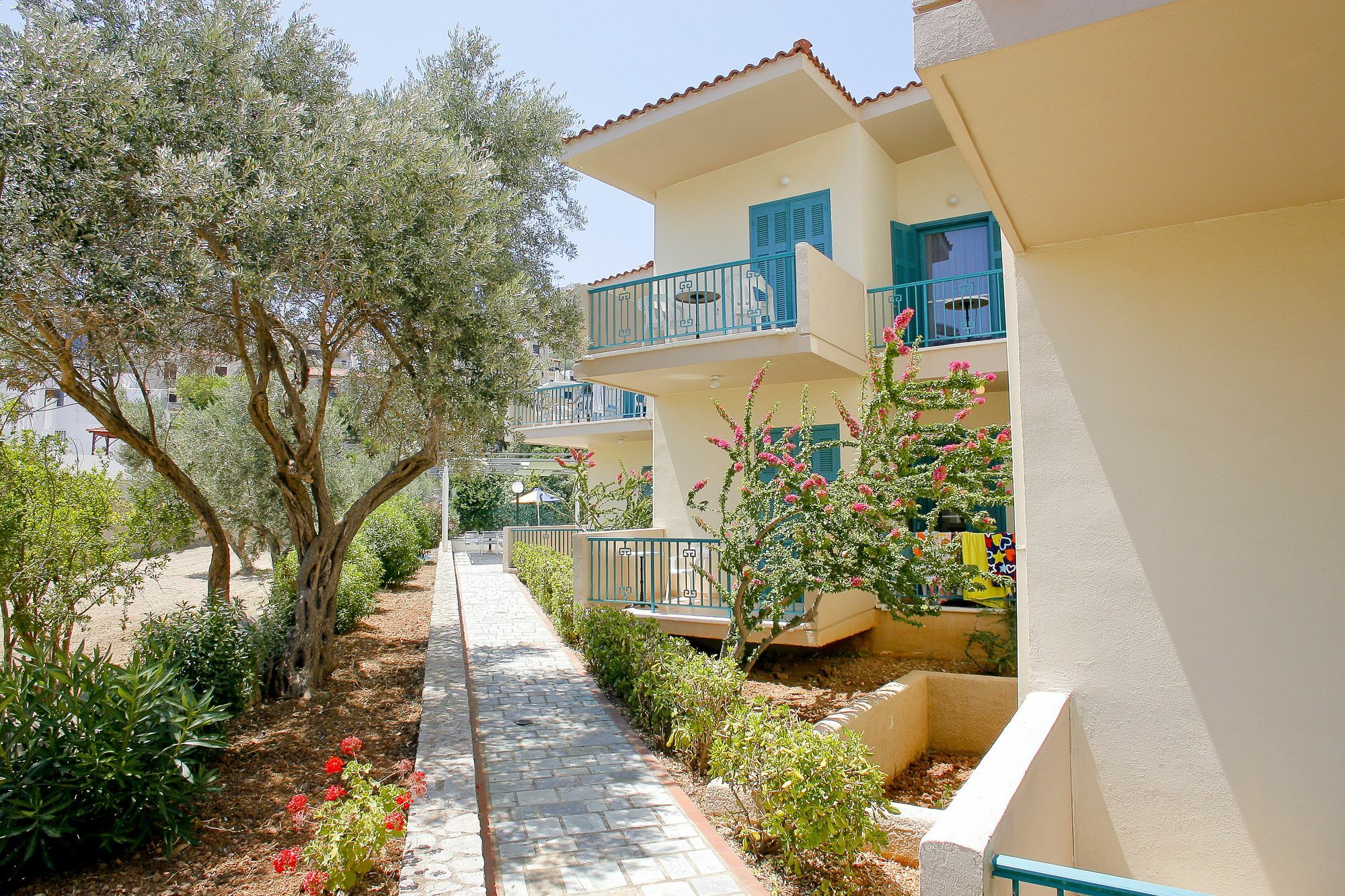 Kyveli Hotel Apartments Vrontados ภายนอก รูปภาพ